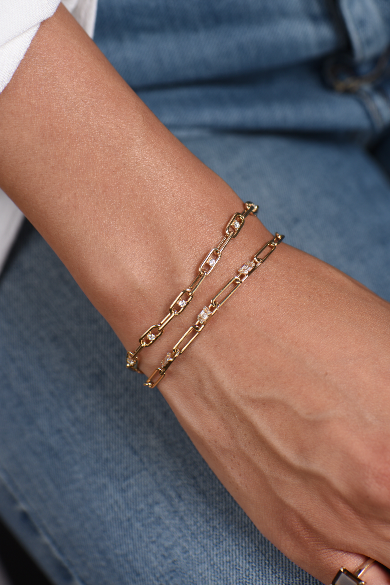 14K GOLD MELONY DIAMOND PAPERCLIP CHAIN BRACELET
Melony Diamond Paperclip Chain Bracelet
Diamond Paperclip Chain Bracelet
Melony Paperclip Bracelet with Diamonds
Diamond Paperclip Chain Bracelet in 14K Gold
Luxury Diamond Paperclip Bracelet
Paperclip bracelet
Diamond bracelet
Gold diamond bracelet
Luxury bracelet
Designer bracelet
Paperclip chain bracelet
Diamond jewelry
Fine jewelry bracelet
Gold bracelet
Elegant bracelet