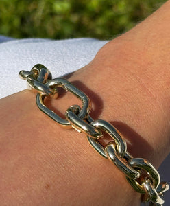 14K GOLD SEMI-HOLLOW BRACELET
Chunky 14K Gold Bracelet
Semi-Hollow Gold Bracelet
Tina Gold Bracelet
14K Gold Chunky Bracelet
Luxury 14K Gold Bracelet
Chunky gold bracelet
14K gold bracelet
Semi-hollow bracelet
Gold bracelet
Statement bracelet
Designer gold jewelry
Chunky gold jewelry
14K gold jewelry
Luxury bracelet
Elegant bracelet