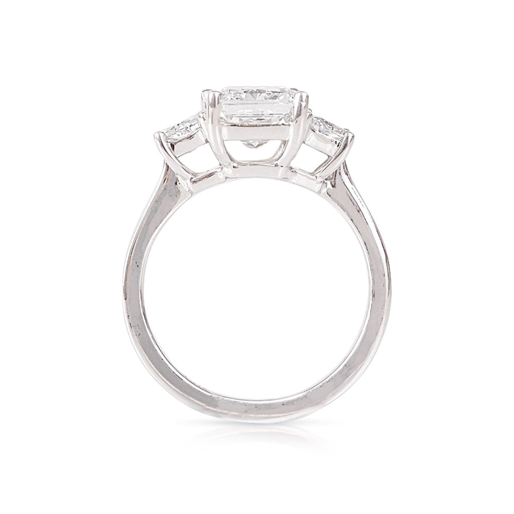 RADIANT CUT WITH TRAPEZOID SIDE STONES DIAMOND ENGAGEMENT RING