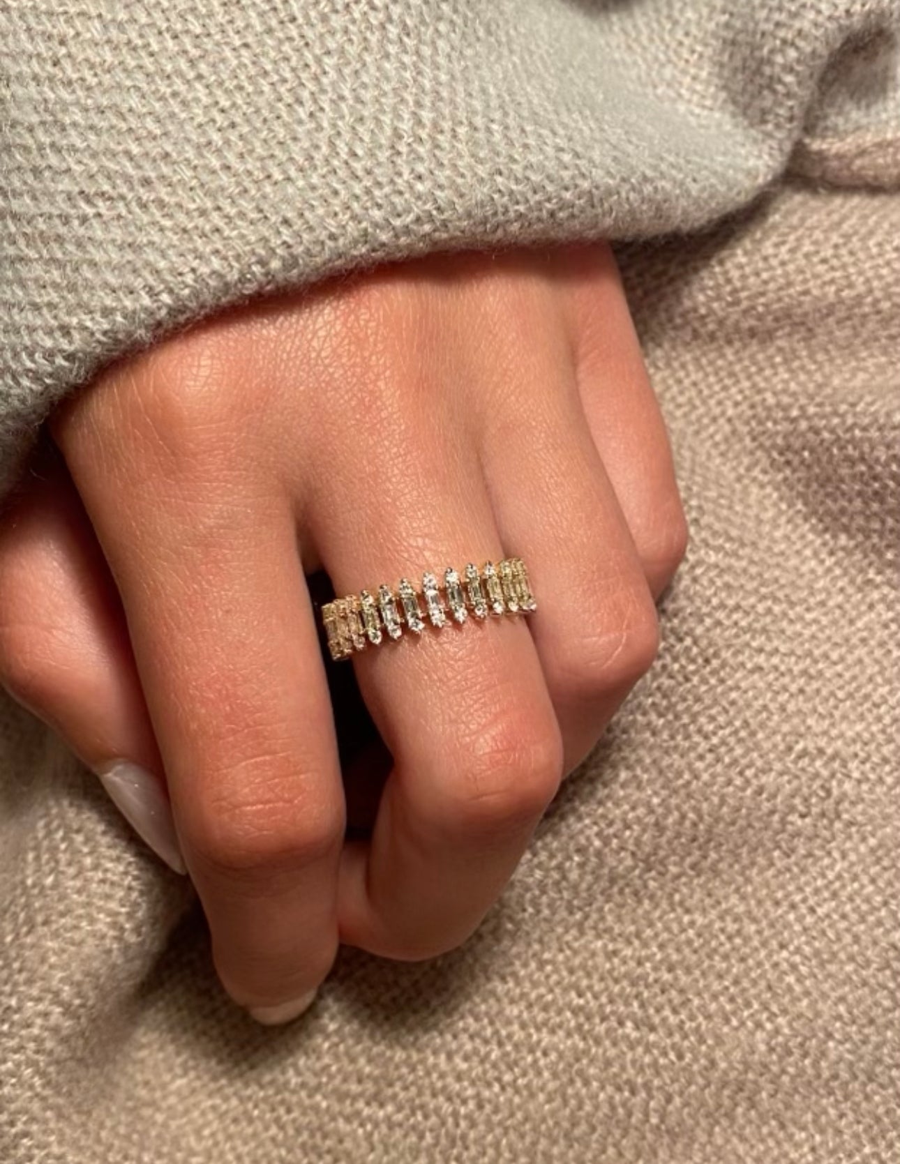BAGUETTE DIAMOND CROWN RING