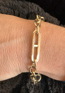 14K Gold Kathryn H Link Bracelet with Toggle
Kathryn H Link Bracelet in 14K Gold
14K Gold H Link Bracelet with Toggle
H Link Toggle Bracelet in 14K Gold
14K Gold Bracelet with Toggle Clasp
H Link bracelet
Toggle clasp bracelet
Gold toggle bracelet
Kathryn bracelet
Luxury bracelet
14K gold bracelet
Toggle bracelet
Designer bracelet
Gold link bracelet
Fine jewelry bracelet
