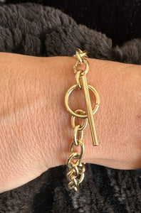 14K Gold Kathryn H Link Bracelet with Toggle
Kathryn H Link Bracelet in 14K Gold
14K Gold H Link Bracelet with Toggle
H Link Toggle Bracelet in 14K Gold
14K Gold Bracelet with Toggle Clasp
H Link bracelet
Toggle clasp bracelet
Gold toggle bracelet
Kathryn bracelet
Luxury bracelet
14K gold bracelet
Toggle bracelet
Designer bracelet
Gold link bracelet
Fine jewelry bracelet