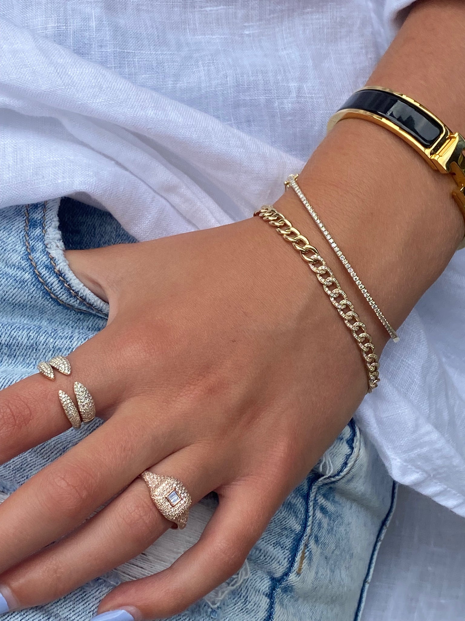 14K GOLD MEDIUM HALF DIAMOND CUBAN BRACELET
Medium Half Diamond Cuban Bracelet
Half Diamond Cuban Link Bracelet
Diamond Cuban Bracelet
Cuban Link Bracelet with Diamonds
14K Gold Half Diamond Cuban Bracelet
Diamond Cuban bracelet
Cuban link bracelet
14K gold bracelet
Diamond chain bracelet
Luxury bracelet
Link bracelet
Fine jewelry bracelet
Diamond bracelet
Men's bracelet
Women's bracelet