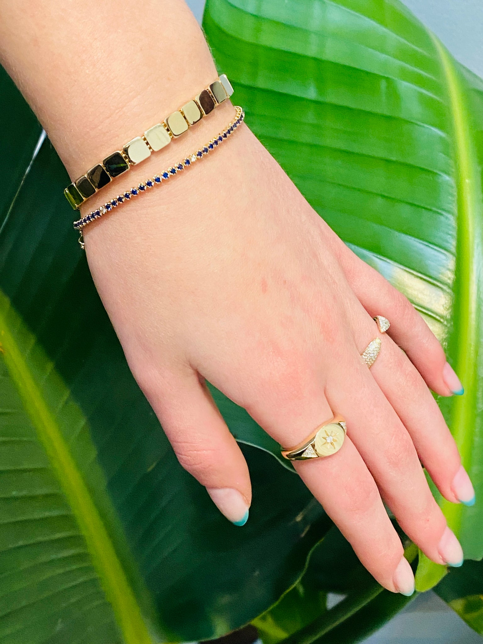 GEMSTONE AND DIAMOND TENNIS BRACELET
Gemstone bracelet
Diamond bracelet
Tennis bracelet
Luxury bracelet
Colored gemstone bracelet
Fine jewelry
Designer bracelet
Gemstone jewelry
Tennis bracelet with gemstones
Diamond tennis bracelet