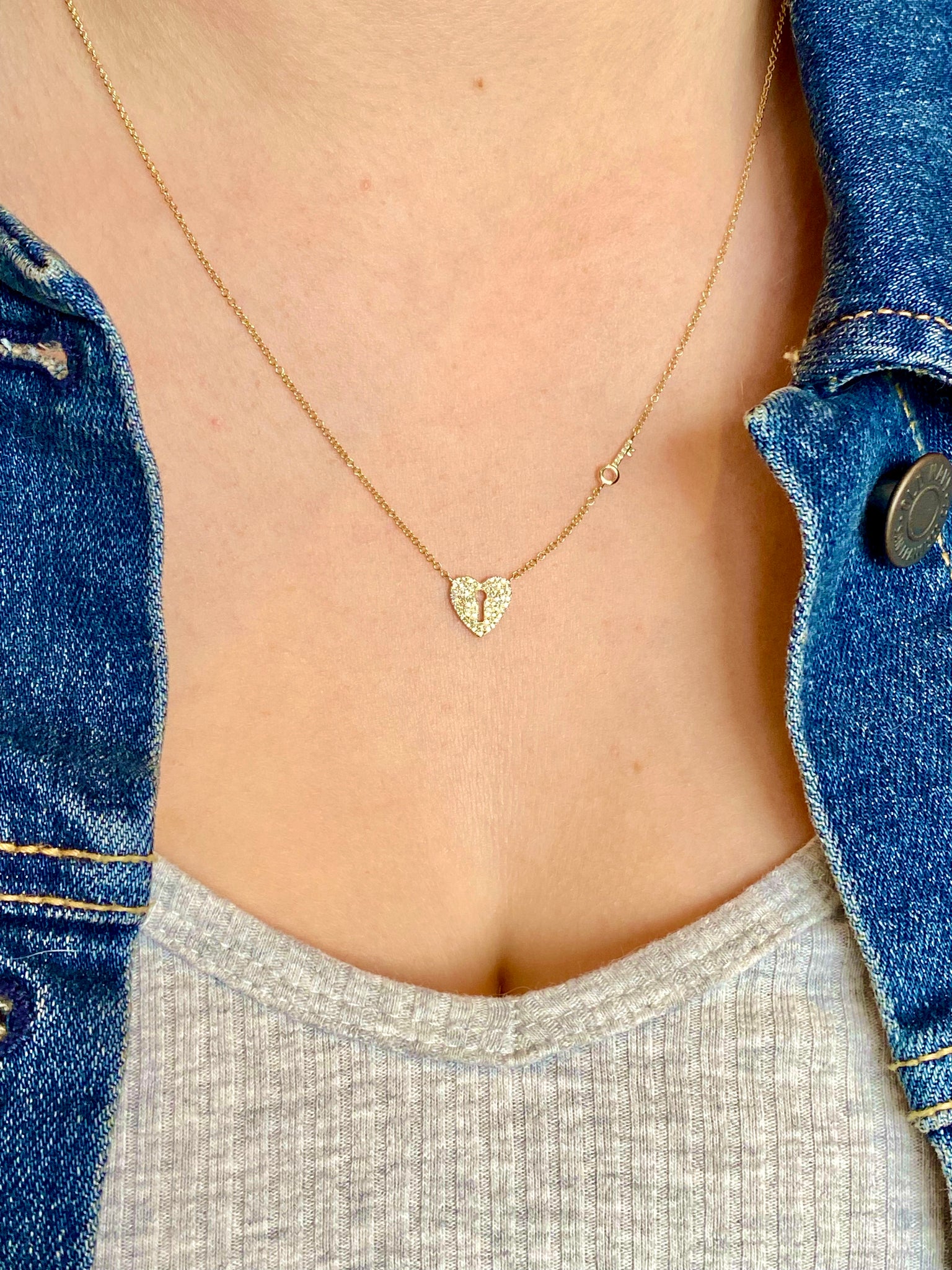 14K GOLD AND DIAMOND KEY AND HEART NECKLACE