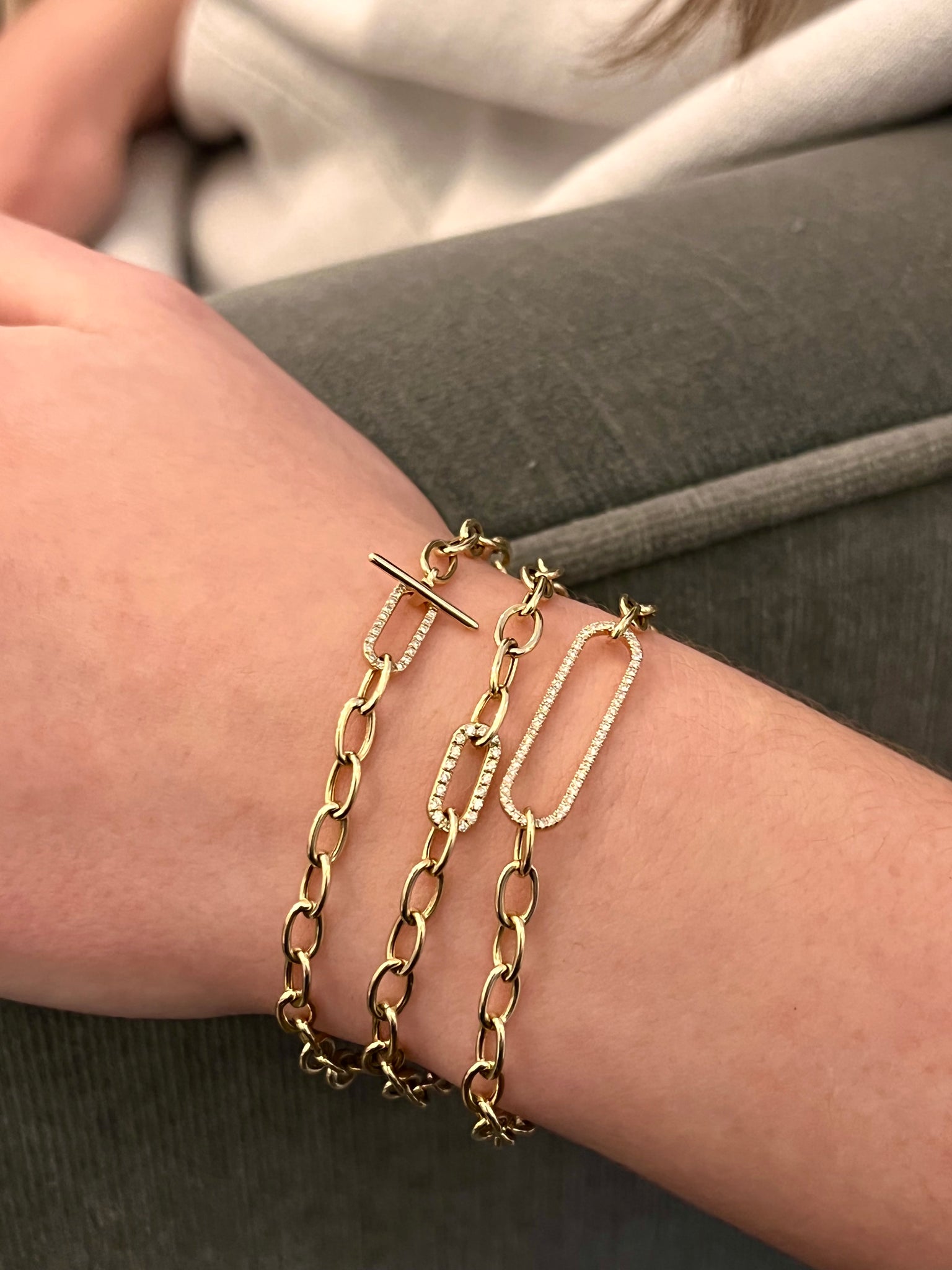 14K GOLD LINK BRACELET WITH DIAMOND TOGGLE
