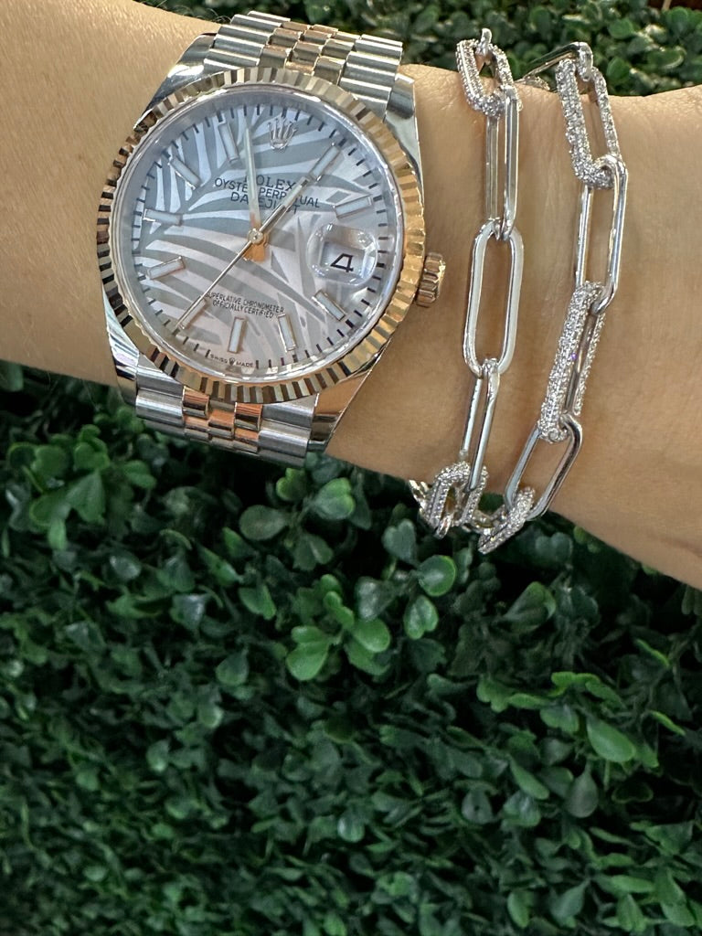 WHITE 14K GOLD HEAVY LINK DIAMOND BRACELET
Steph Heavy Link Diamond Bracelet
Heavy Link Diamond Bracelet
Diamond Bracelet in 14K Gold
Steph Diamond Bracelet
Luxury Diamond Link Bracelet
Heavy link bracelet
Diamond bracelet
Gold diamond bracelet
Statement bracelet
Luxury bracelet
Designer bracelet
Diamond link bracelet
14K gold bracelet
Bold bracelet
Fine jewelry bracelet